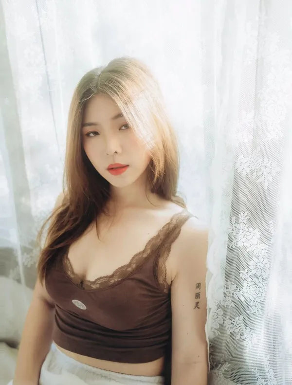 N' Ploy เน็ตไอดอล